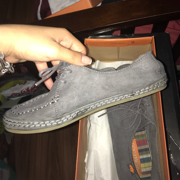 Shoes - Picture 2 of 4